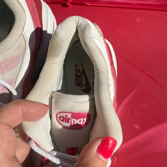 NIKE AIR 2010 Stylish White and Pink Women's Sneakers Sz 7 - Picture 3 of 13